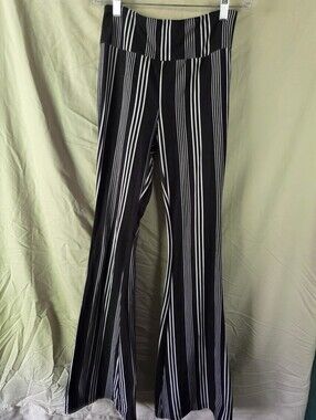 Women's Black & White Flared Leggings